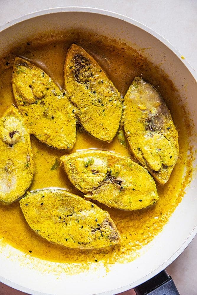 Traditional Steamed Hilsa (Ilish Bhapa)